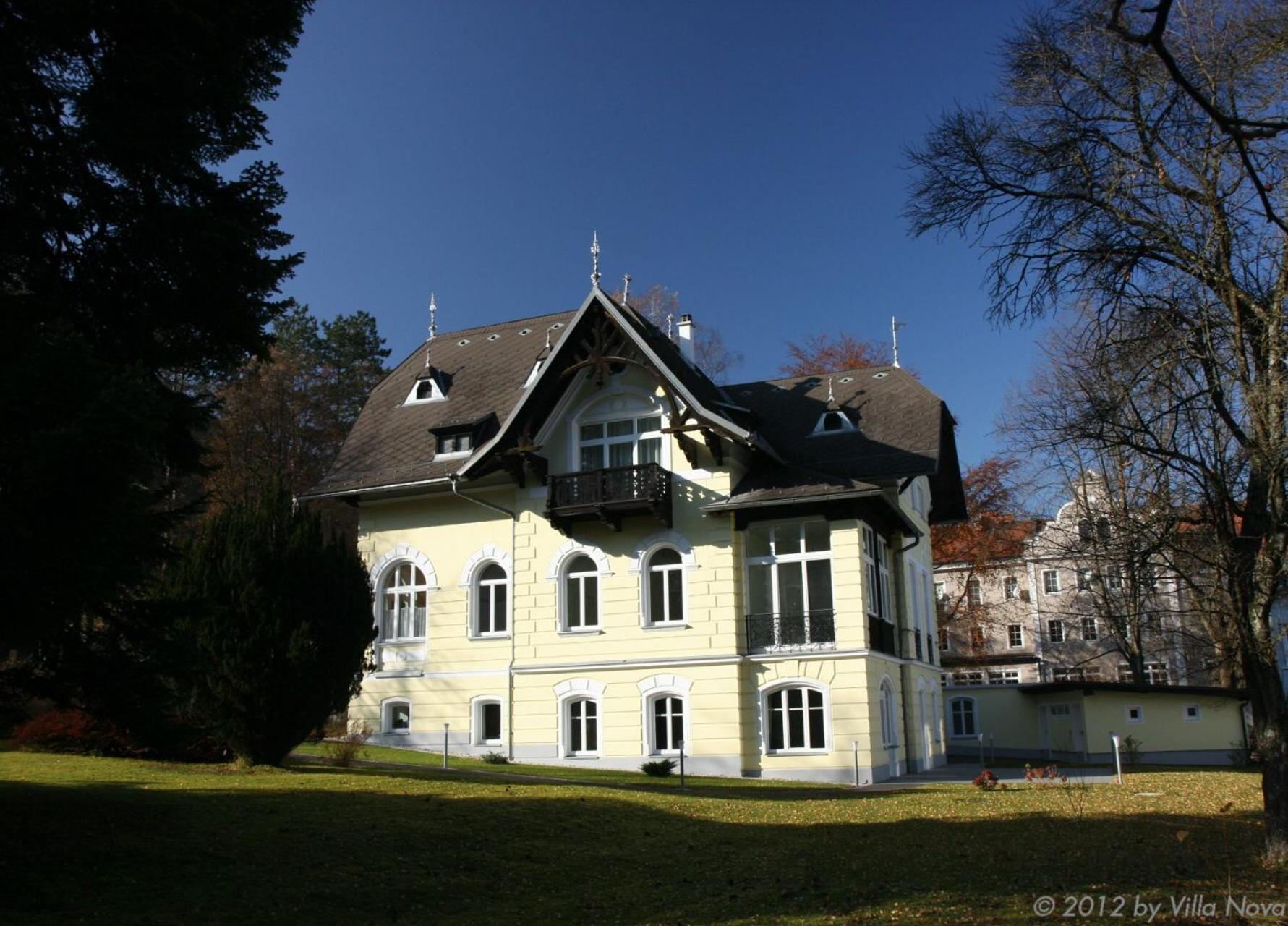 Villa Nova - Hotel Garni Вайдхофен-ан-дер-Ибс Экстерьер фото